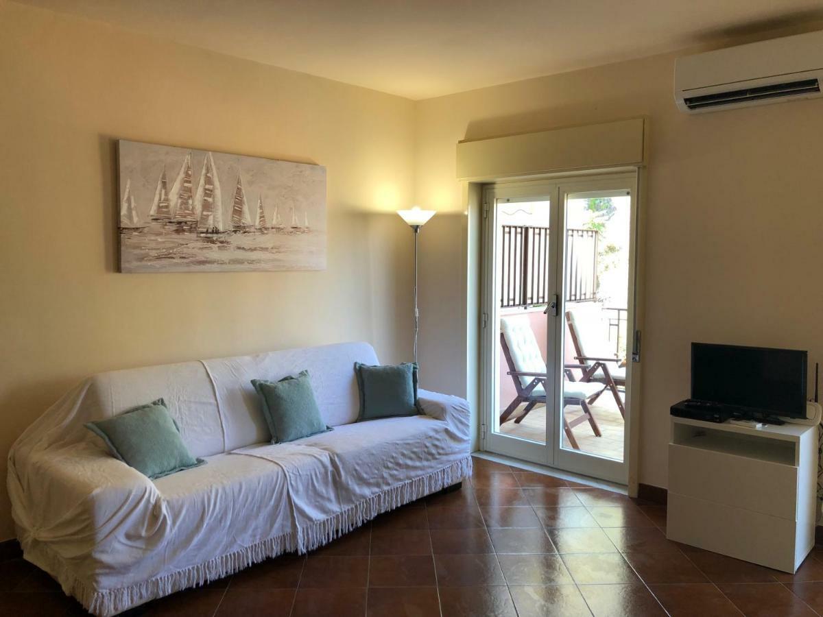 شقة La Casa Di Andrea تاورمينا المظهر الخارجي الصورة