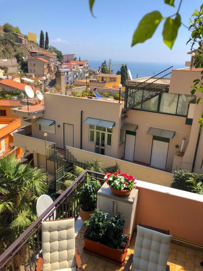 شقة La Casa Di Andrea تاورمينا المظهر الخارجي الصورة